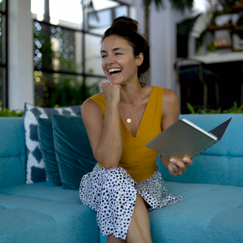 How To Know If your Online Yoga Course Is a Profitable Idea! 5 BLOG POST PREVIEW IMAGES